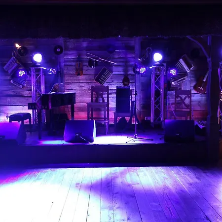 Lipowy Gosciniec Apartahotel Otwock Maly